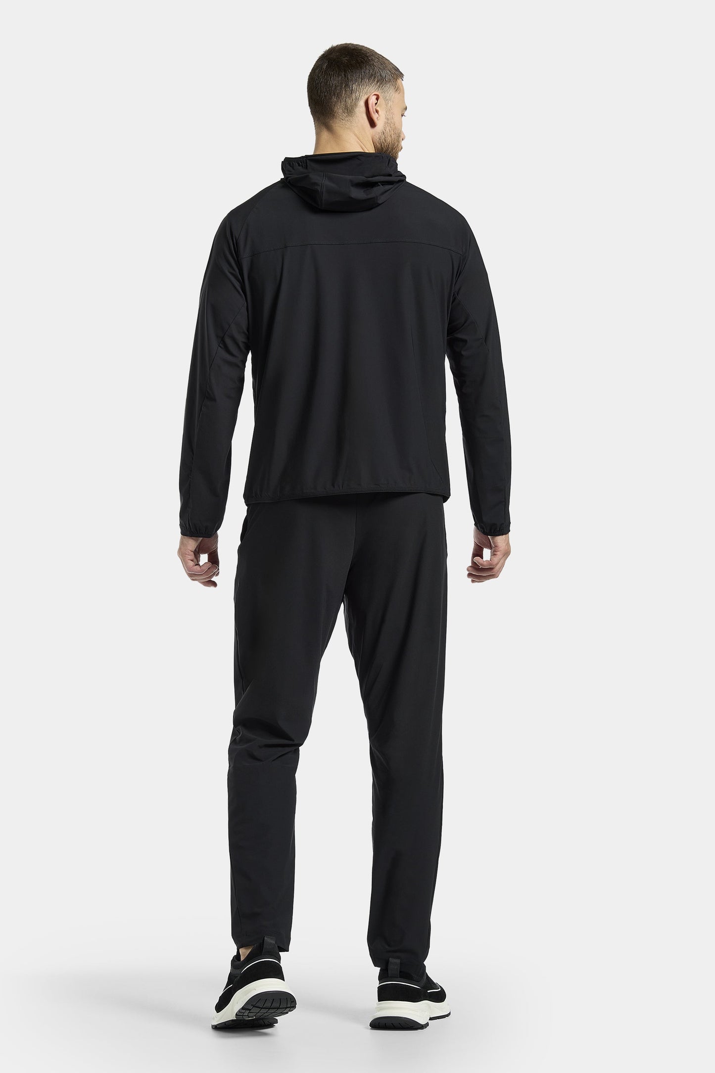 DIE AKTIVE KAPUZEN-WINDJACKE