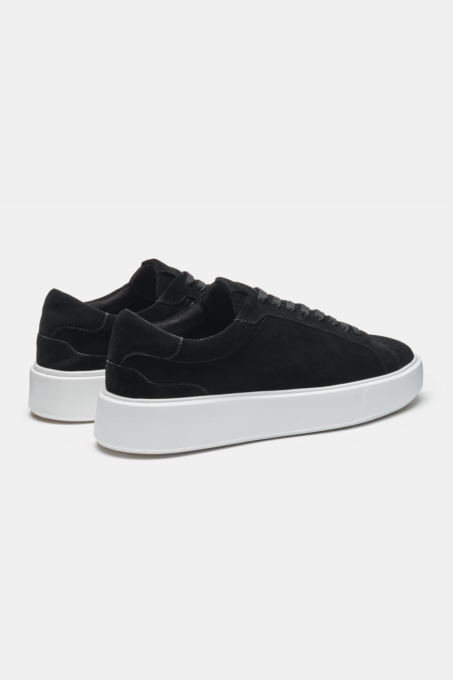 DER KLASSISCHE WILDLEDER-SNEAKER