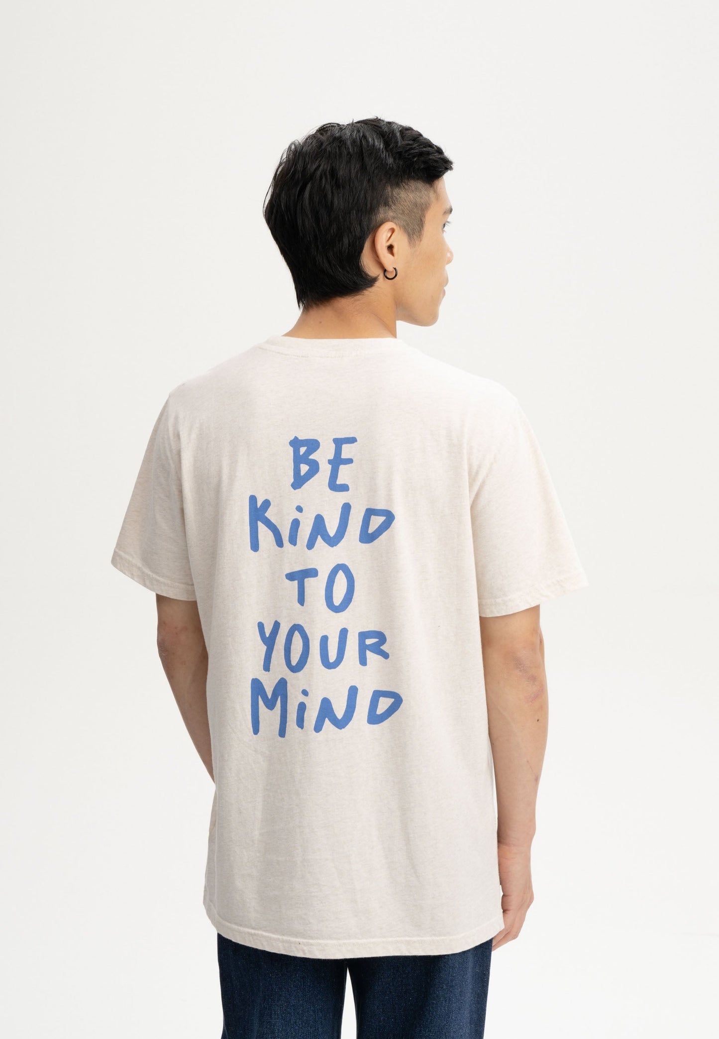 T-Shirt Stil SADHIL Aufdruck